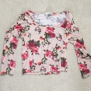 Silky quarter sleeve crop top with flowers